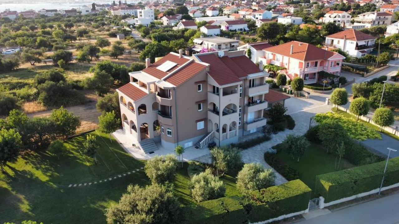 Luxury Apartments Garden Sukosan Luaran gambar