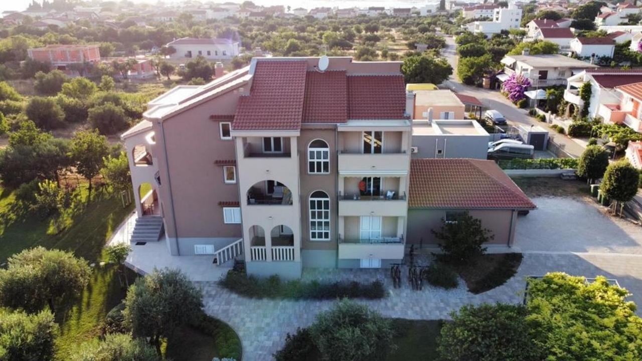 Luxury Apartments Garden Sukosan Luaran gambar