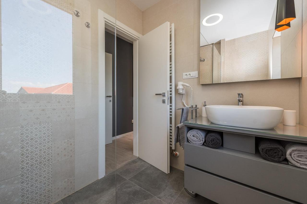 Luxury Apartments Garden Sukosan Luaran gambar