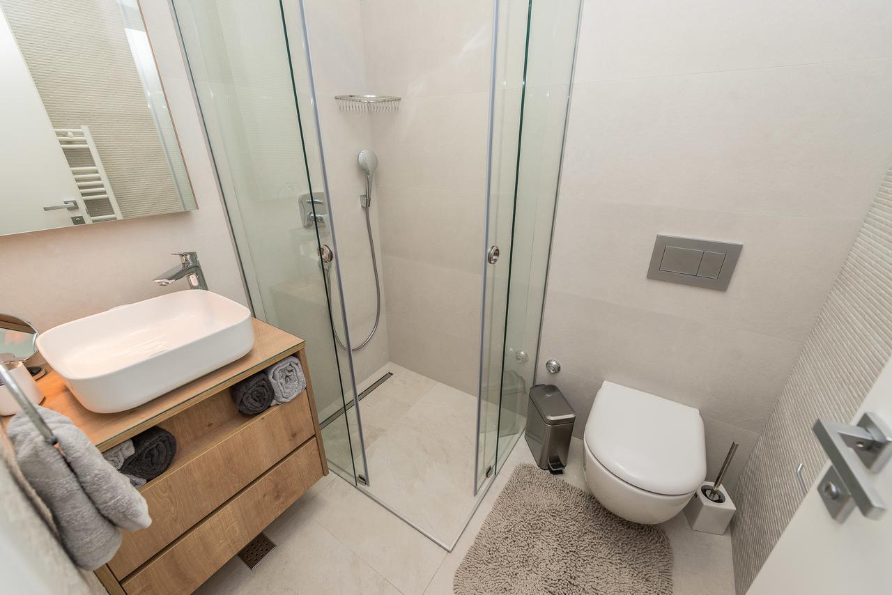 Luxury Apartments Garden Sukosan Luaran gambar