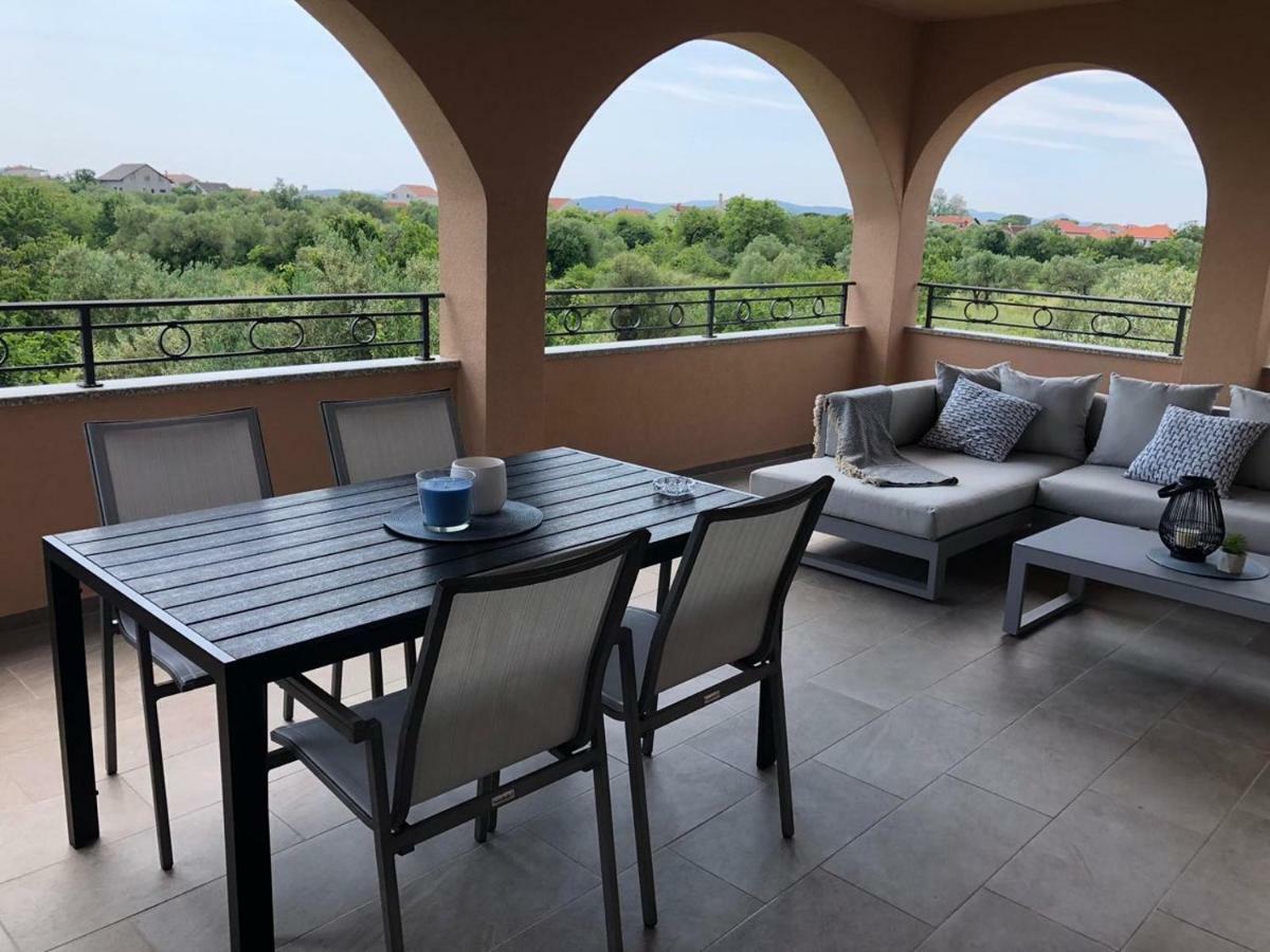 Luxury Apartments Garden Sukosan Luaran gambar